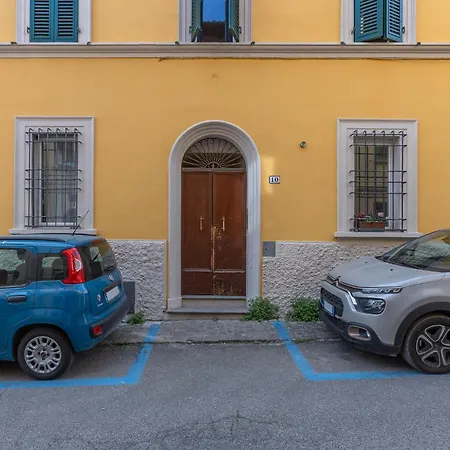 With Private Courtyard! *