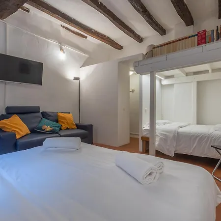 Guesthost - With Private Courtyard! * Bolonya