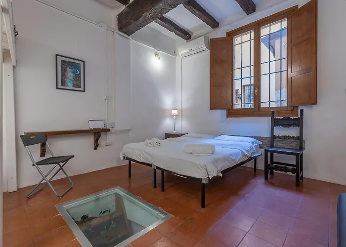 Guesthost - With Private Courtyard! Apartment Bologna
