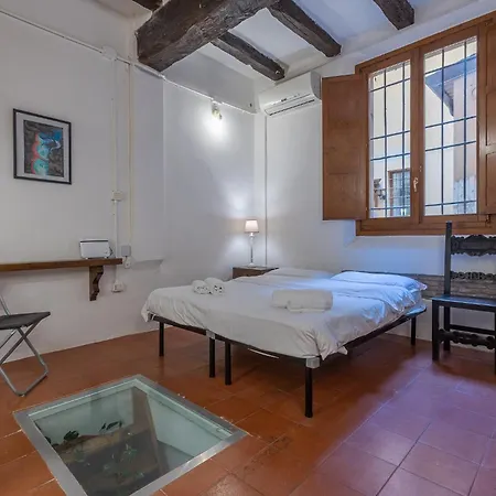 With Private Courtyard! Apartman Bologna