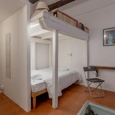 With Private Courtyard! Apartman *