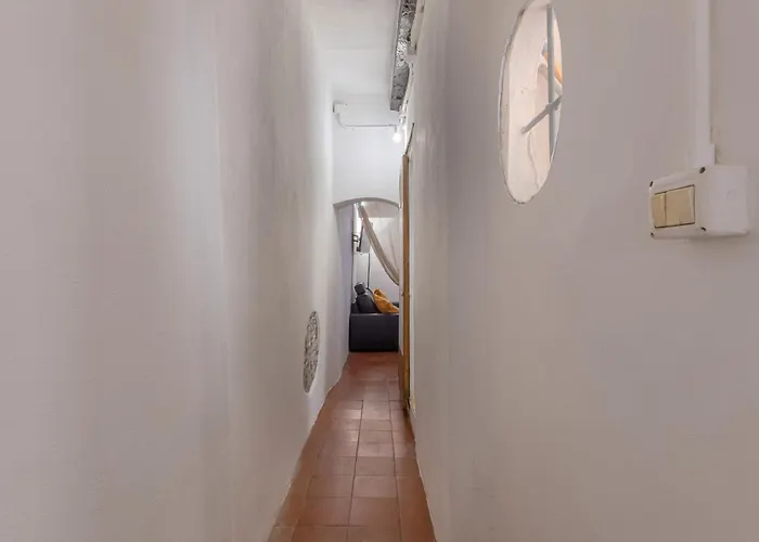 Apartmán Guesthost - With Private Courtyard!